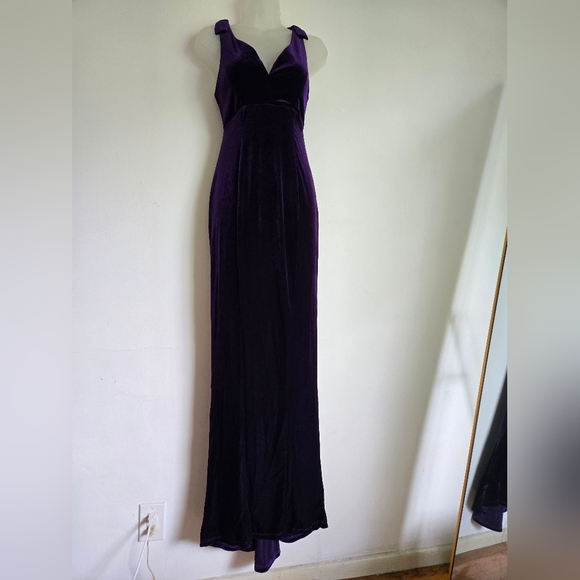 Pinup Couture by Laura Byrnes Gilda Gown - Dark Purple Velvet - Size 6/8 - Picture 6 of 10